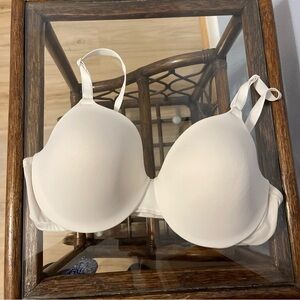 Elegant Olga White Women's Bra size 40C